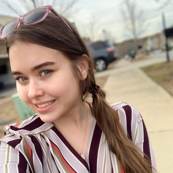 Meet your Posher, Arina - Picture 2 of 2